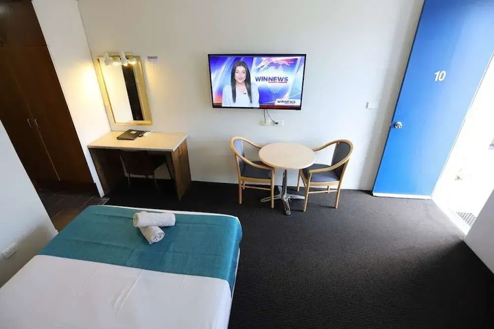 Room 6 of 22