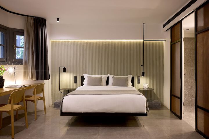 Room 34 of 71