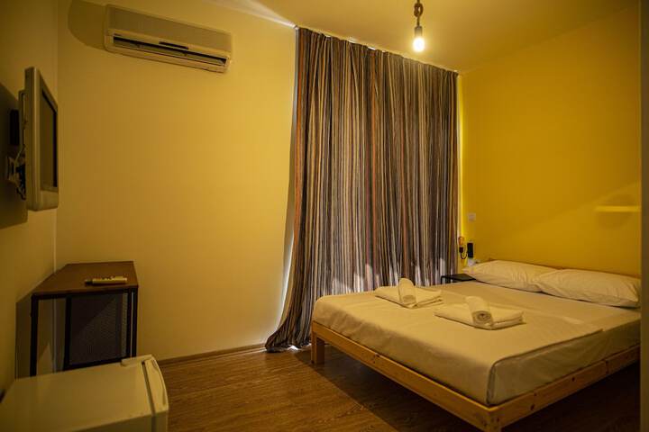 Room 8 of 135