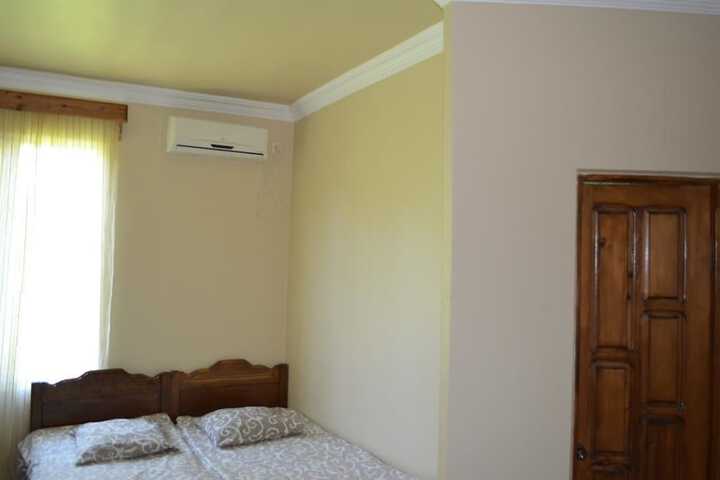 Room 12 of 20