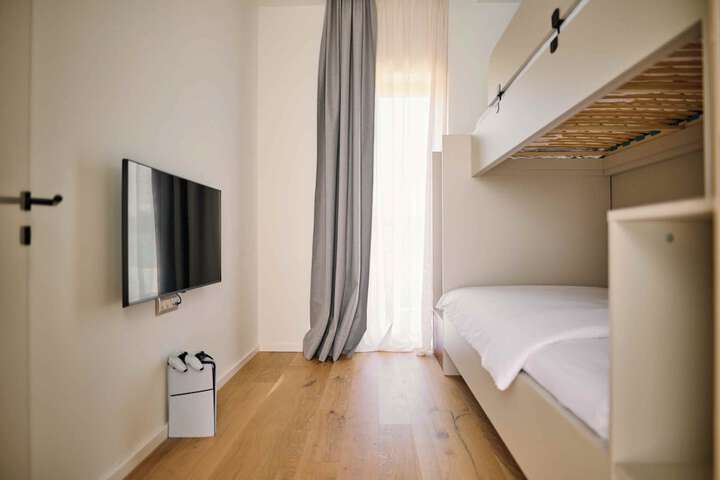 Room 15 of 89