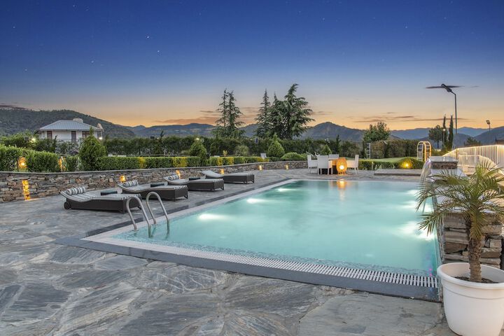 Pool 48 of 103