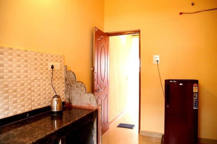 ROOM MAANGTA 322 MORJIM GOA