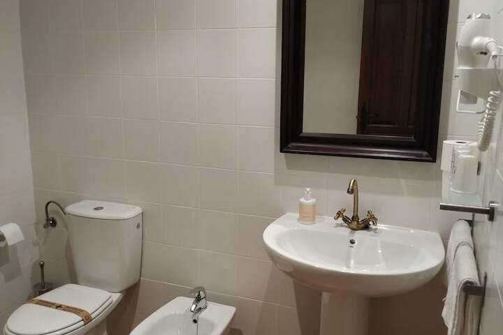 Room 33 of 44