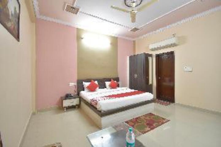 Room 11 of 23