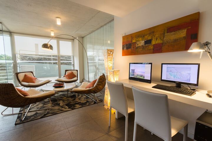 Guest Lobby