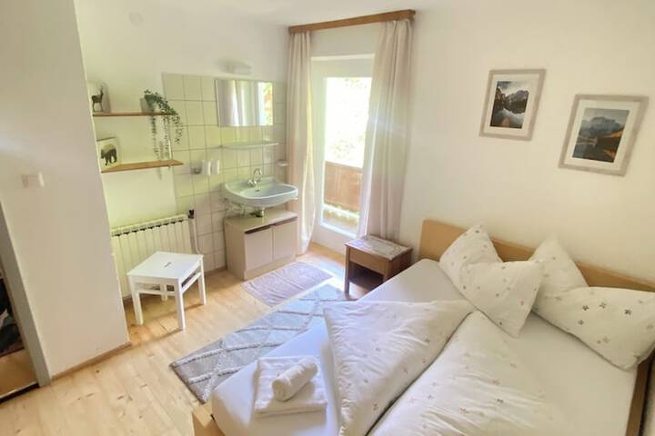 Room 2 of 17