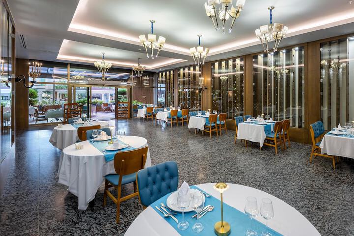 Dining 139 of 176
