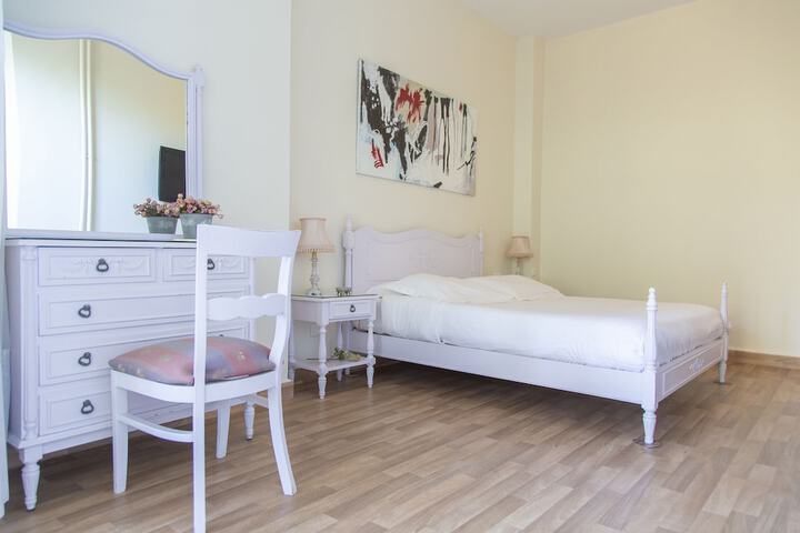 Room 3 of 21