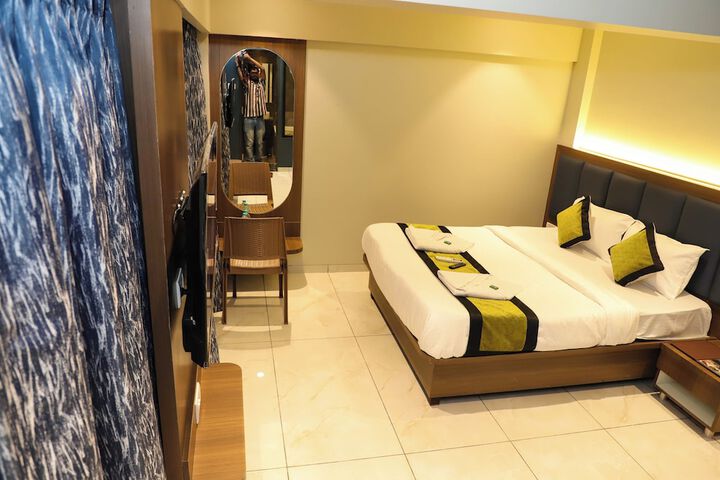 Room 26 of 28