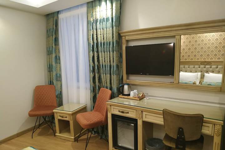 Room 27 of 67