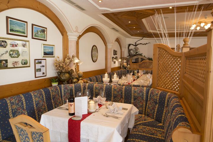 Dining 74 of 111