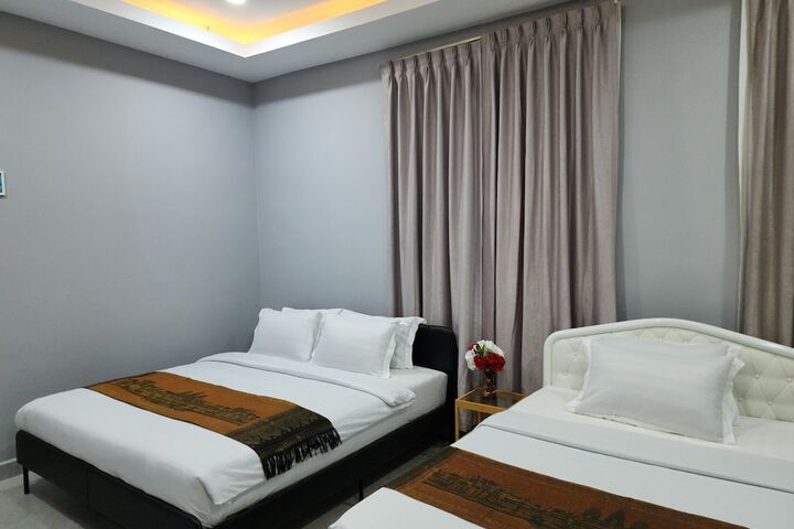 Room 33 of 65
