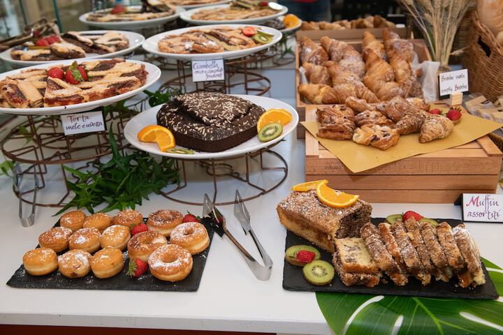 Breakfast/Coffee Service 44 of 60