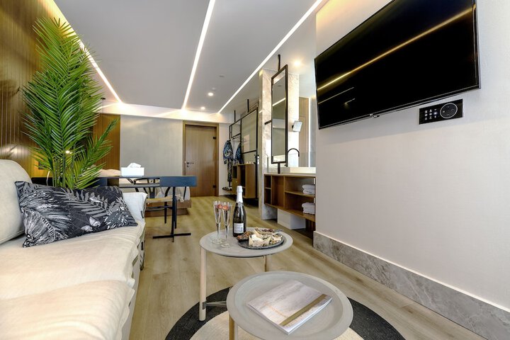 Room 63 of 145