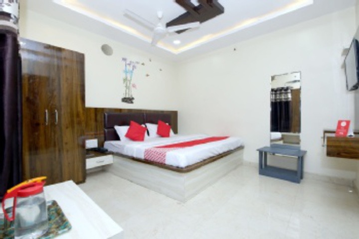 Room 369 of 407