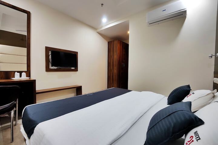 Room 7 of 27