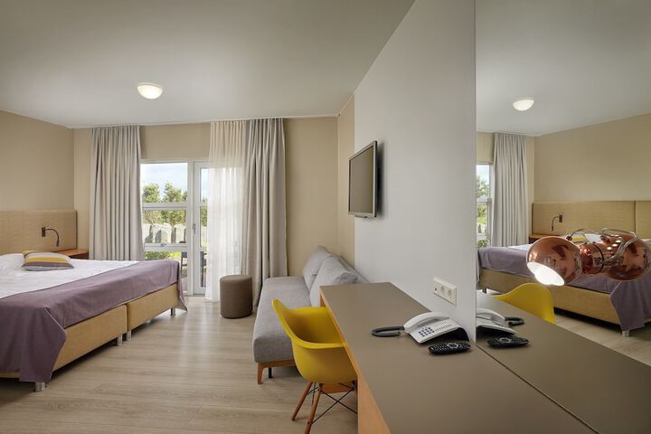 Room 8 of 91