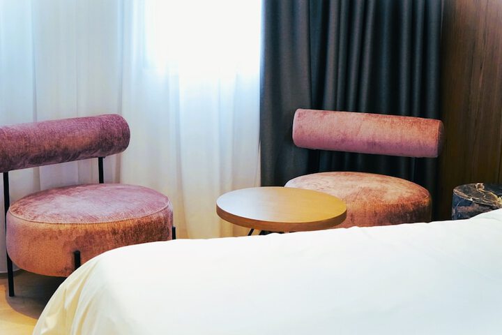 Room 9 of 41