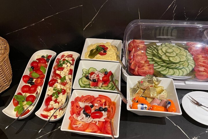 Dining 36 of 45