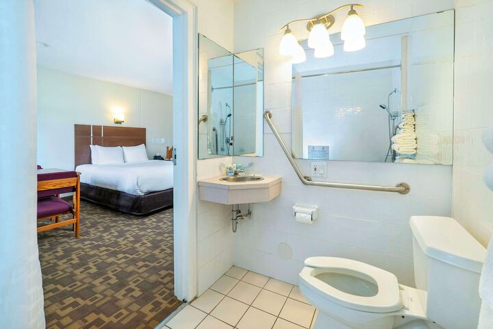 Room 17 of 35