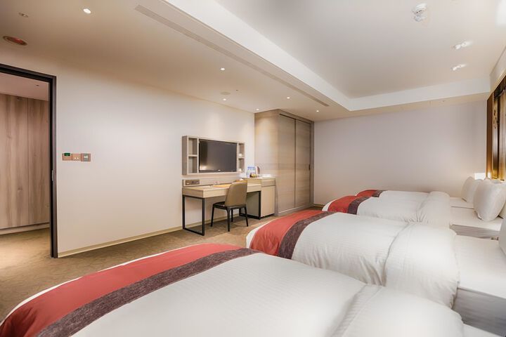 Room 36 of 105