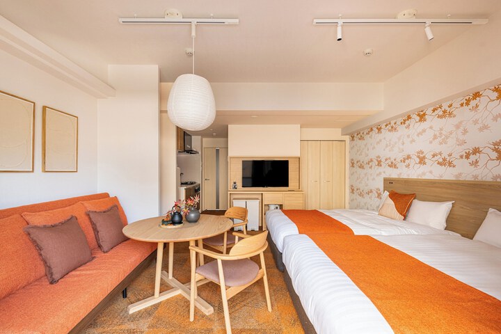Room 42 of 104