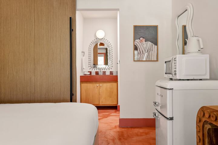 Room 19 of 105