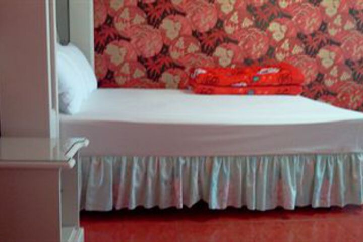 Room 42 of 80