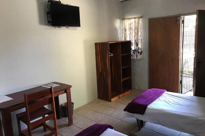 Room 10 of 31
