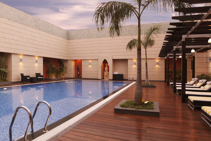Hotel with Pool