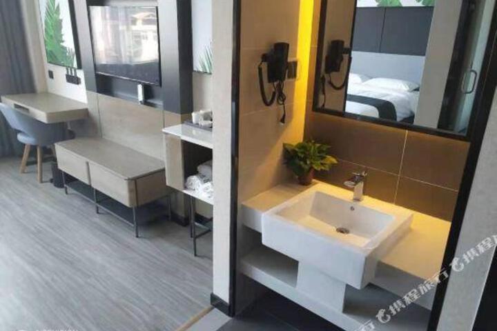 Shangke Youpin Hotel (Zixi Quanlong Film and Television City)