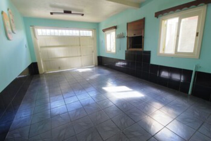 Room 5 of 18