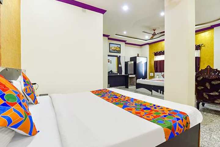 Room 15 of 32
