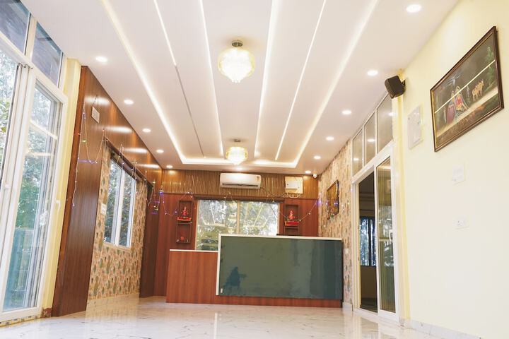 Hotel Interior 6 of 37