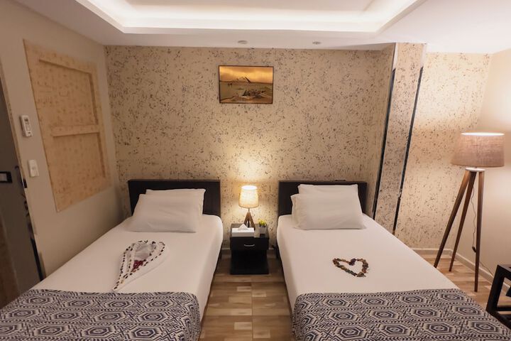 Room 34 of 84