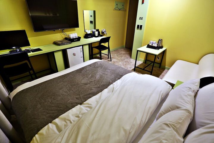 Room 46 of 91