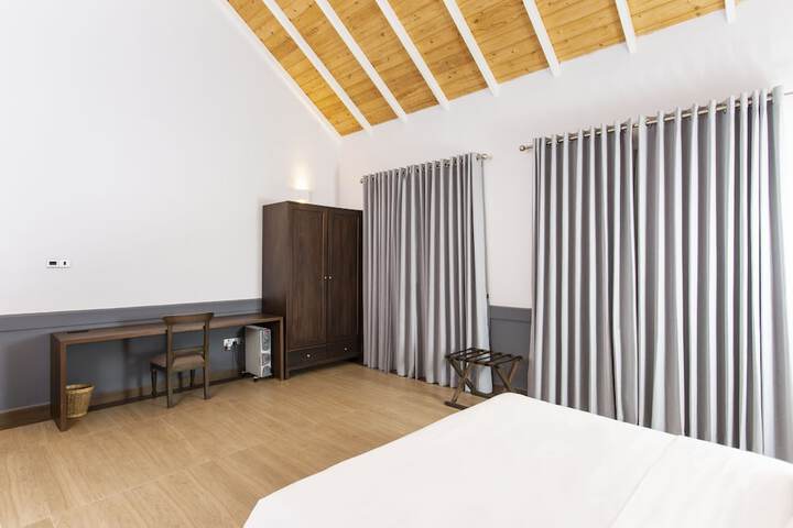 Room 9 of 30