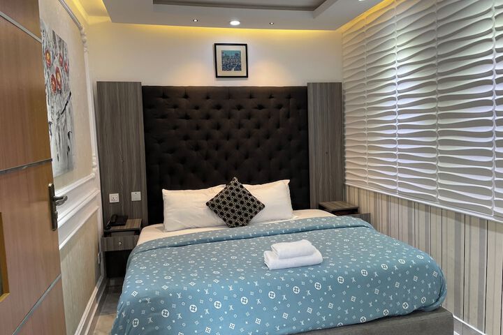 Room 62 of 288