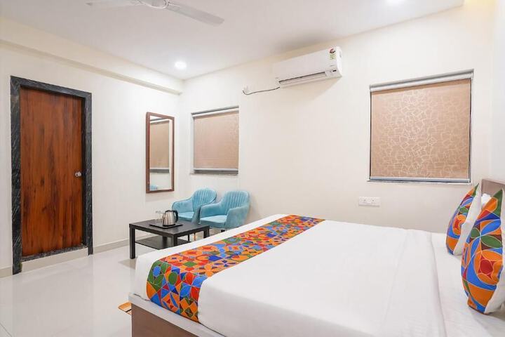 Room 5 of 12