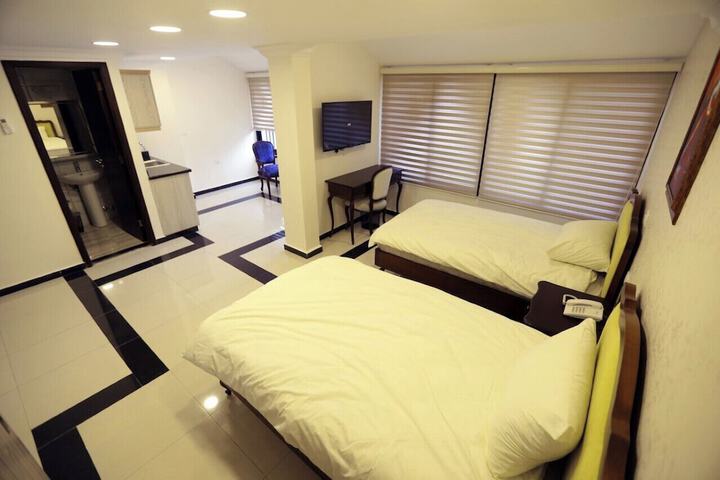 Room 7 of 8