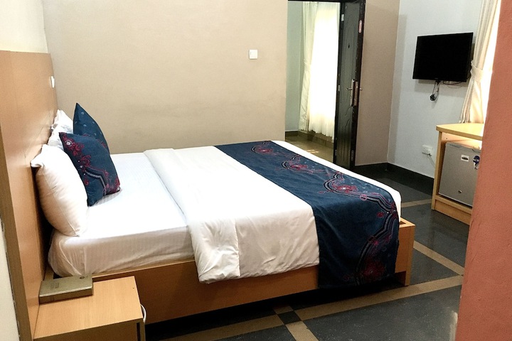 Room 13 of 43