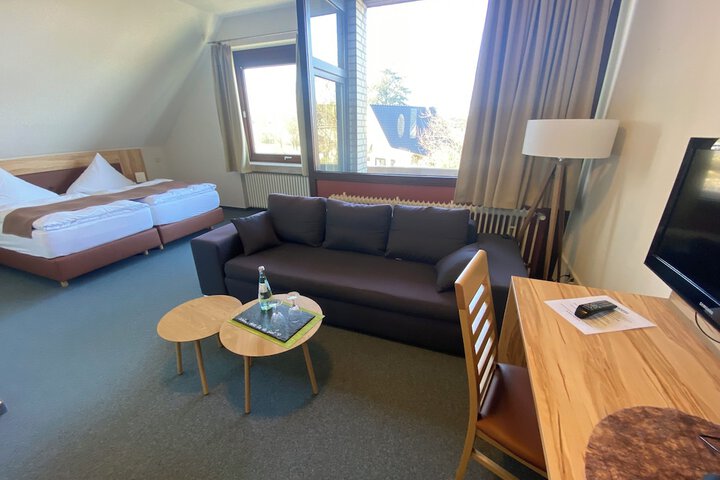 Room 5 of 66