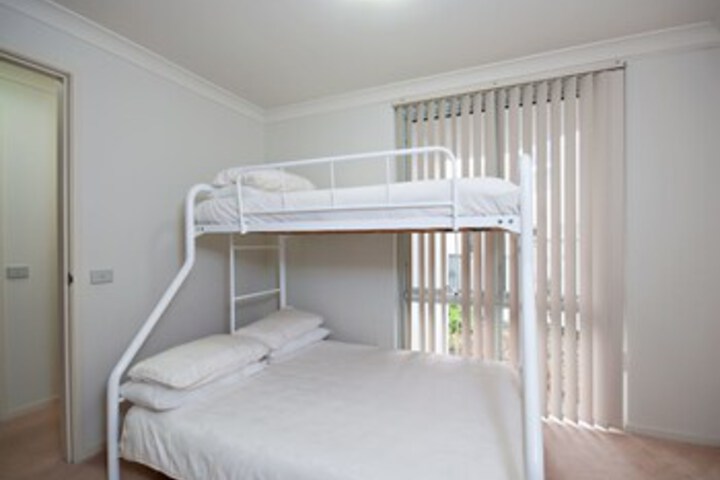 Room 13 of 16