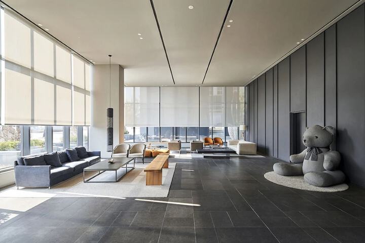 Entrance & Lobby
