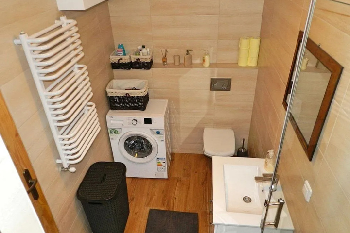 Room 3 of 10
