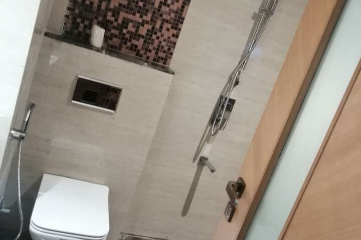 Room 153 of 181