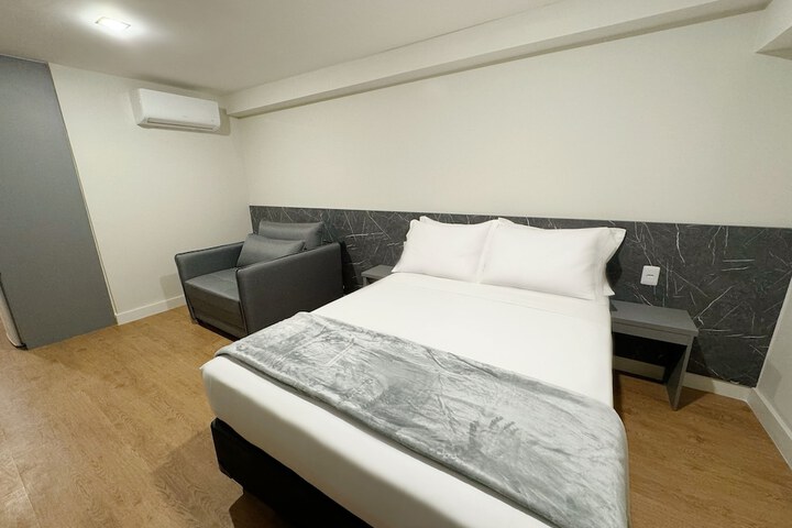 Room 18 of 32