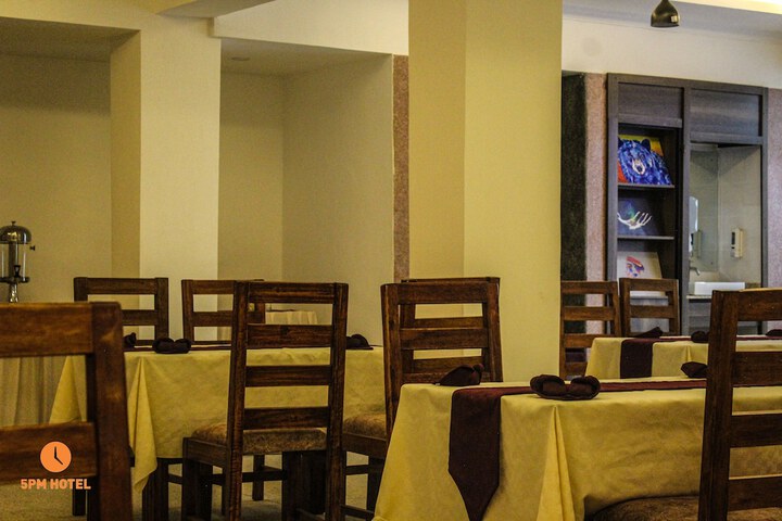 Ballroom/Hall 39 of 55