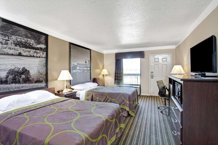 2 Double Beds (2 of 3)